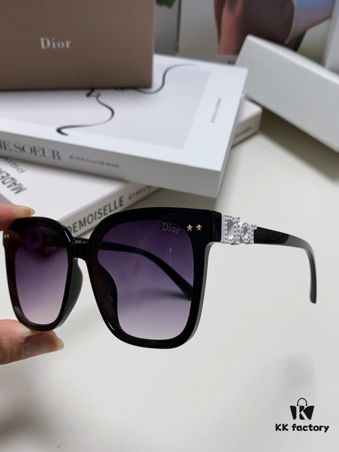 DIOR 2024 Square Frame D Asymmetric Letter Design Fully Paved with Small Diamonds 💎 Classic Timeless Square Shape with Star Accents Trending Fashion Sunglasses