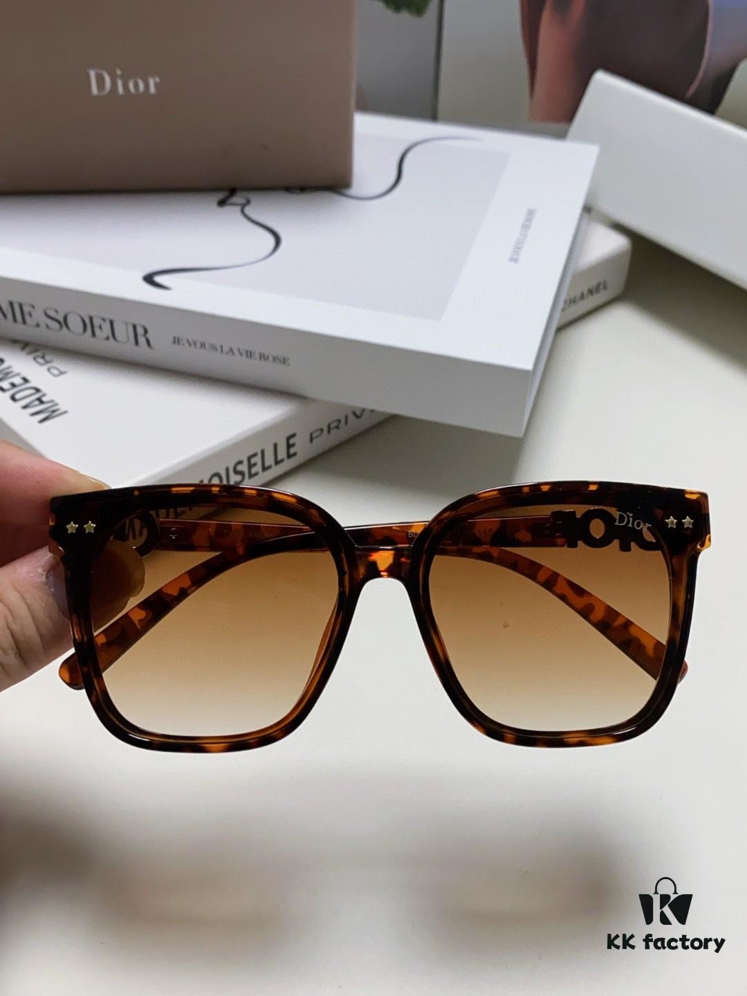 DIOR 2024 Square Frame D Asymmetrical Letter Design Fully Paved with Micro Diamonds 💎 Classic Timeless Square Shape with Star Accents Trending Fashion Sunglasses