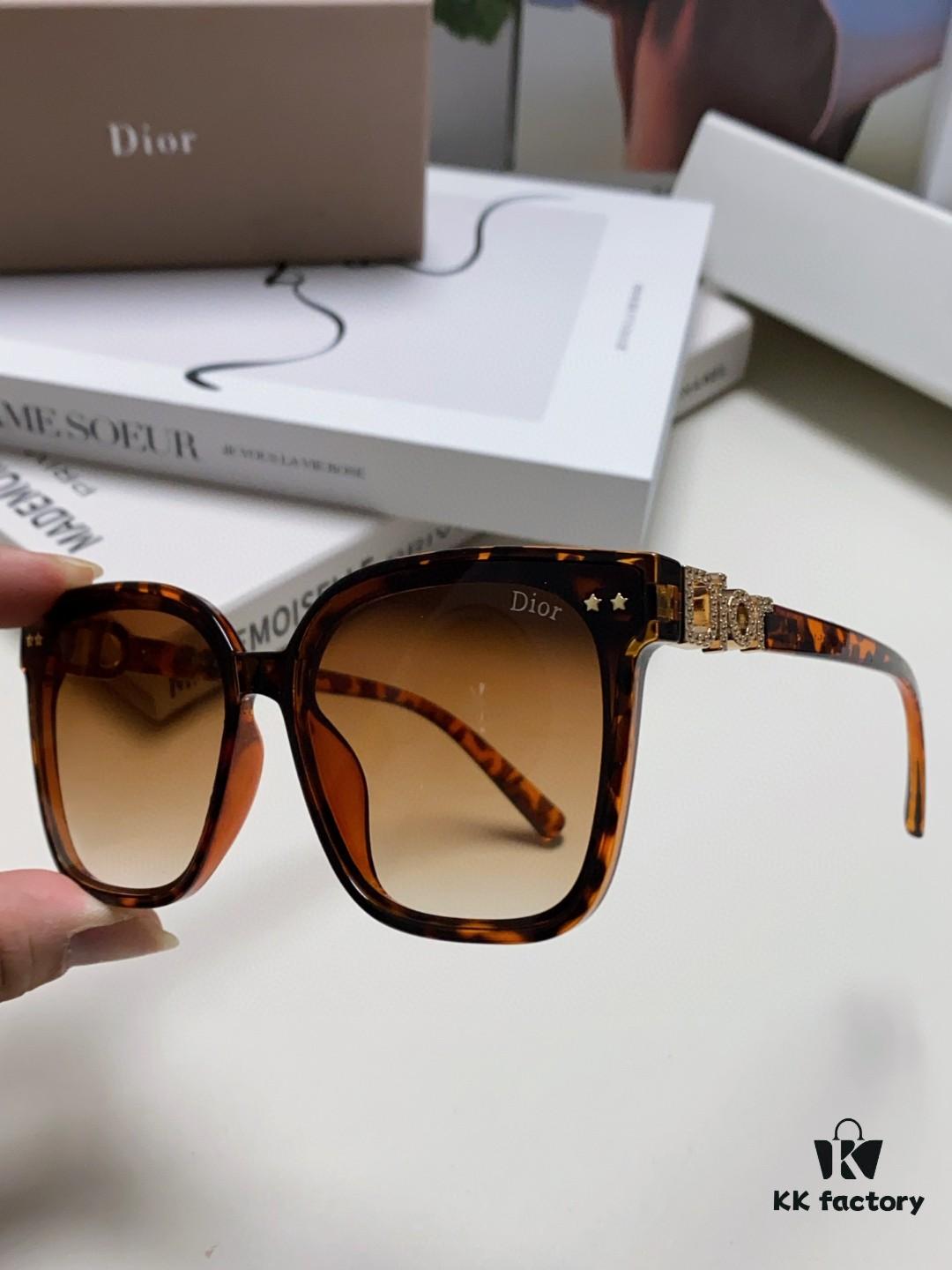 DIOR 2024 Square Frame D Asymmetrical Letter Design Fully Paved with Micro Diamonds 💎 Classic Timeless Square Shape with Star Accents Trending Fashion Sunglasses