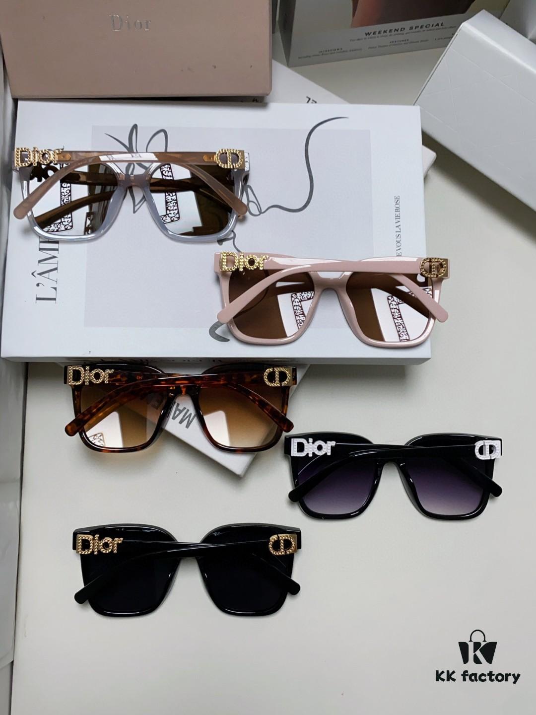 DIOR 2024 Square Frame D Asymmetrical Letter Design Fully Paved with Micro Diamonds 💎 Classic Timeless Square Shape with Star Accents Trending Fashion Sunglasses