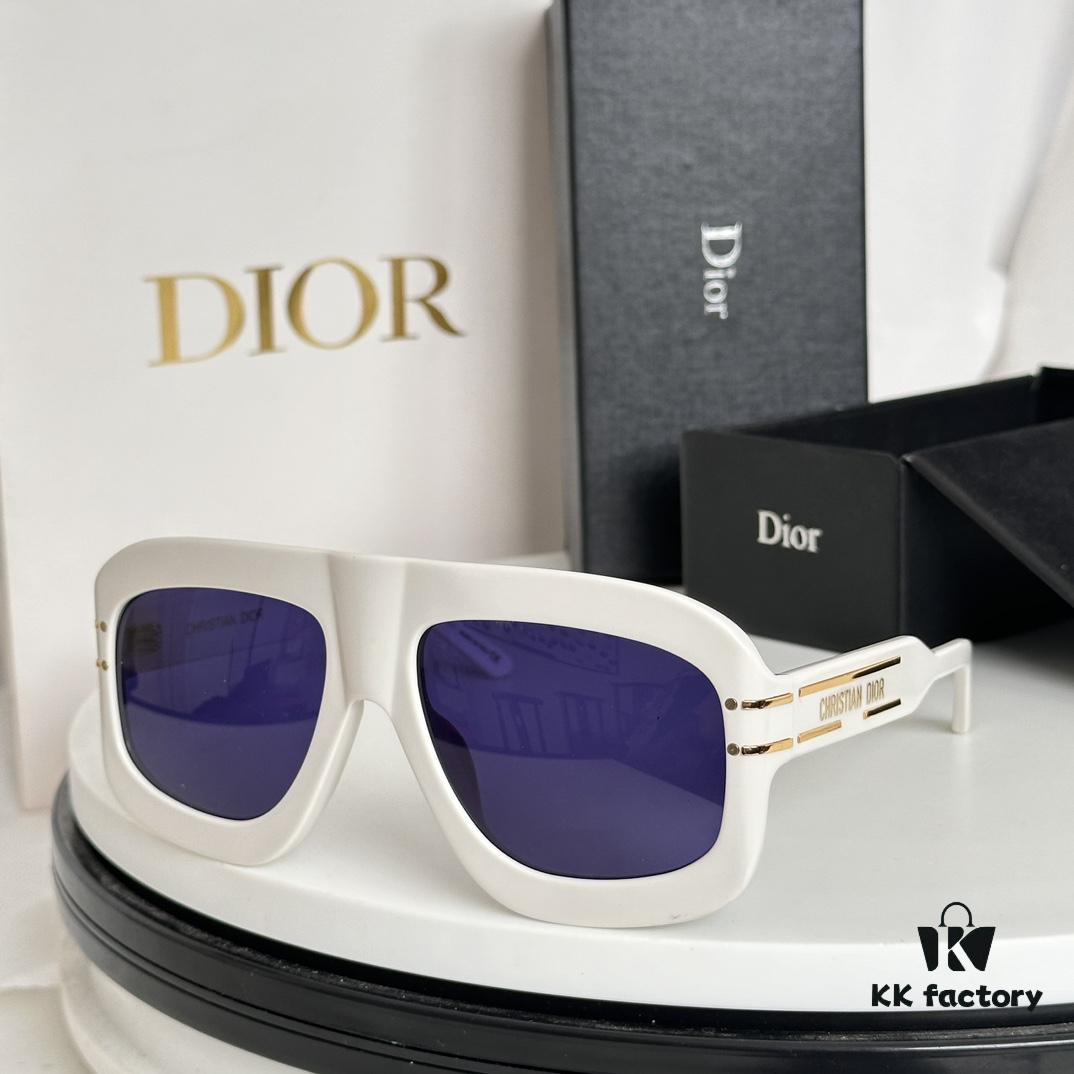 DIOR Signature M1U Sunglasses