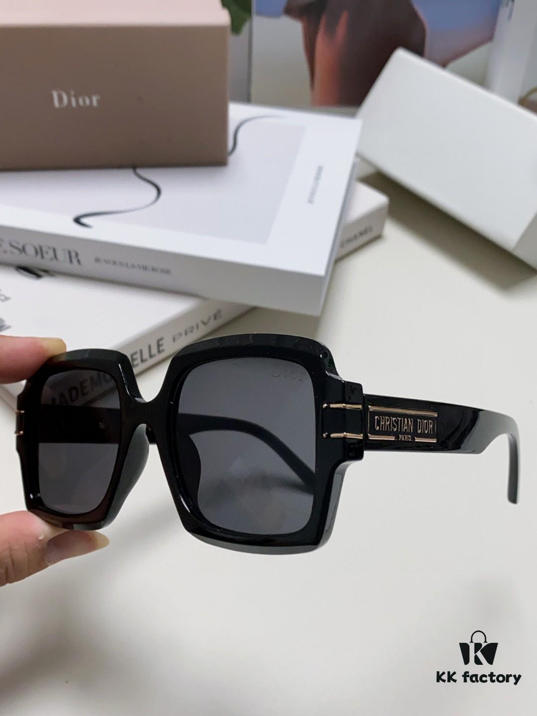 DIOR Street-Style Retro Unisex Square Sunglasses with Signature Design - Vintage, Elegant and Avant-Garde