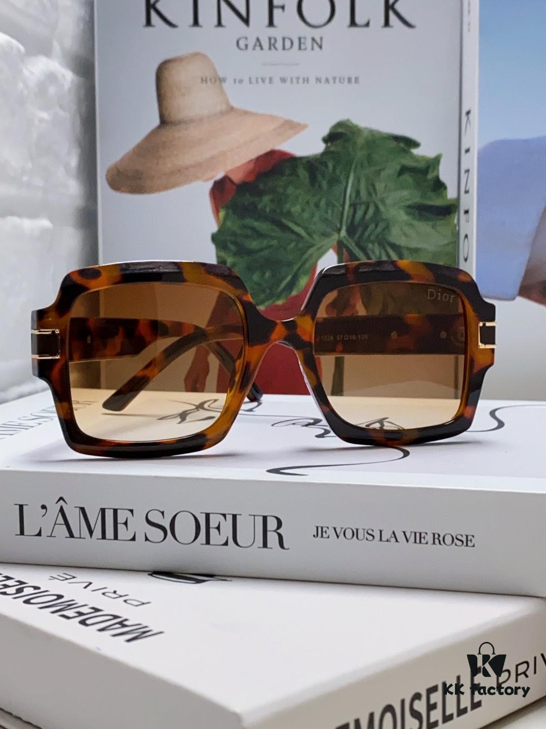 DIOR Street-Style Retro Unisex Square Sunglasses with Signature Elegant and Avant-Garde Design