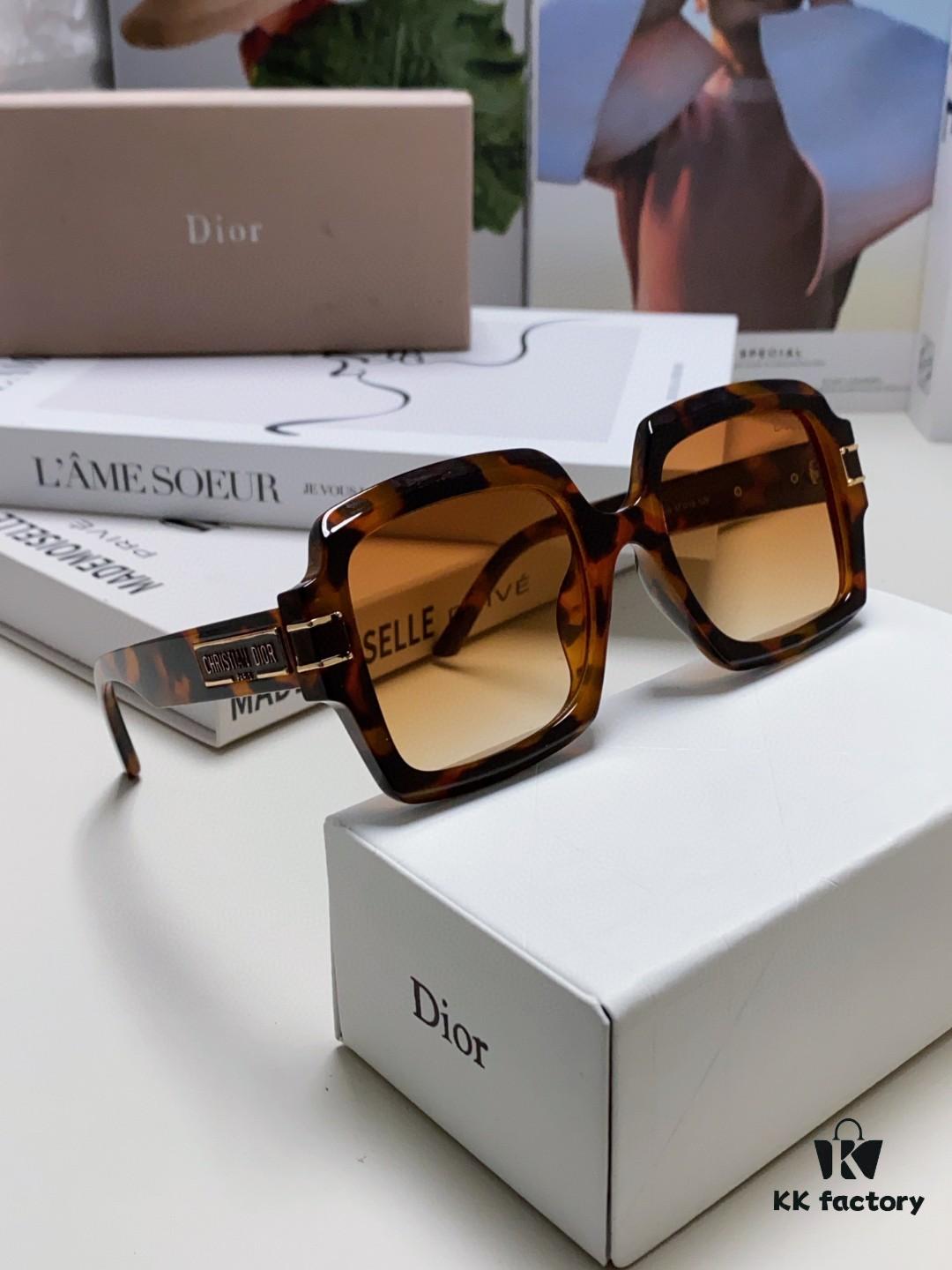 DIOR Street-Style Retro Unisex Square Sunglasses with Signature Elegant and Avant-Garde Design
