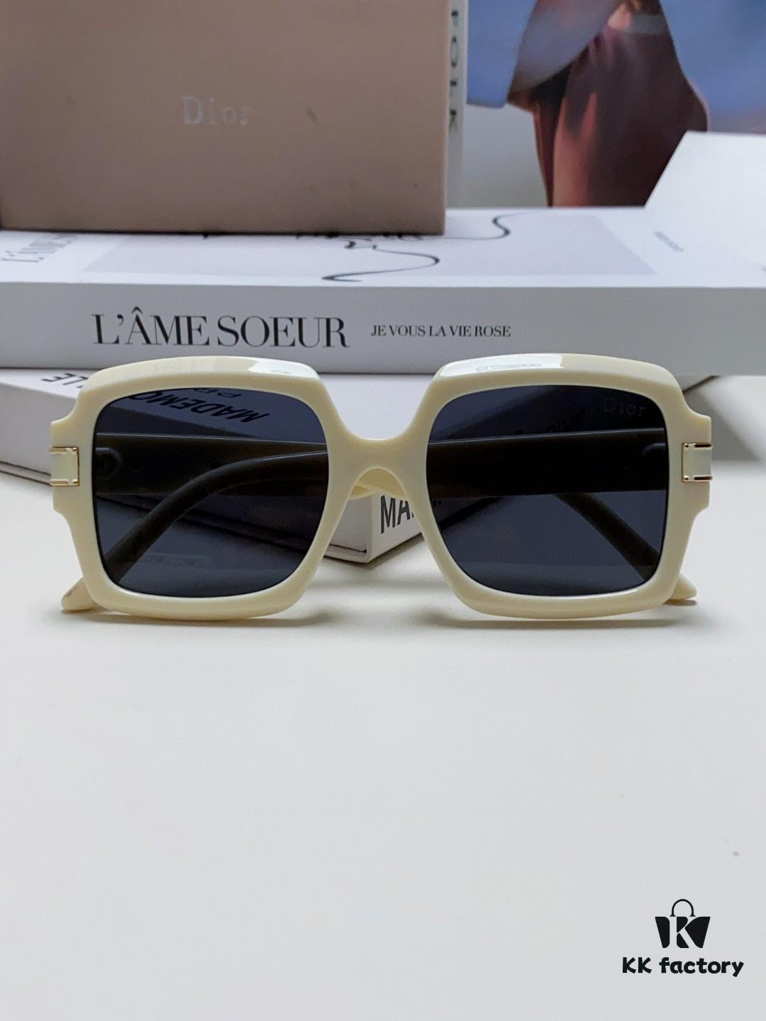 DIOR Street Snap Retro Stylish and Avant-garde Signature Unisex Square Sunglasses