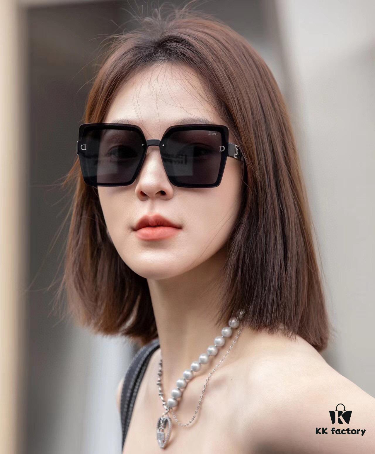 【DIOR】2024 Spring New Arrival Trendy Fashion Square Polarized Sunglasses High-Quality Comfortable Wear Influencer Style Women's HD Thickened Polarized Sunglasses 🕶️ High-Quality TR Frame Model: CD1086