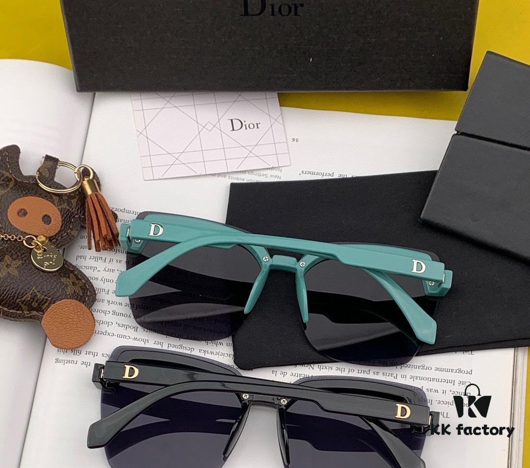 DIOR 2024 Spring New Arrival Square Sunglasses, Favored by Influencers for Their Stunning Look and Premium Metal Finish