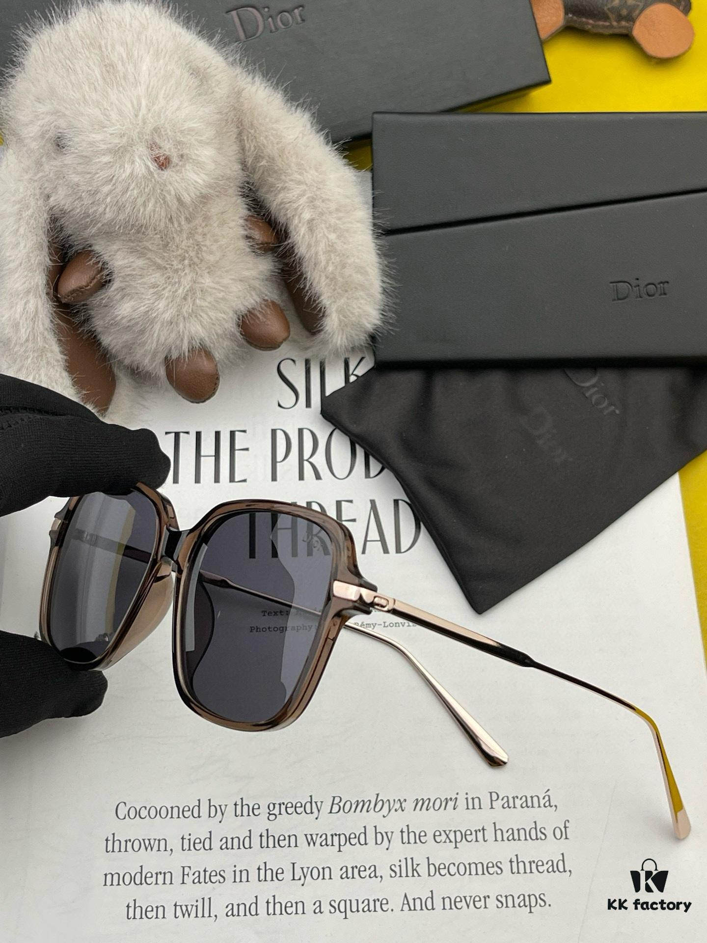 DIOR New Model Aviator Sunglasses, Celebrity-Favorite Unisex Pilot Shades, Model: CD82804