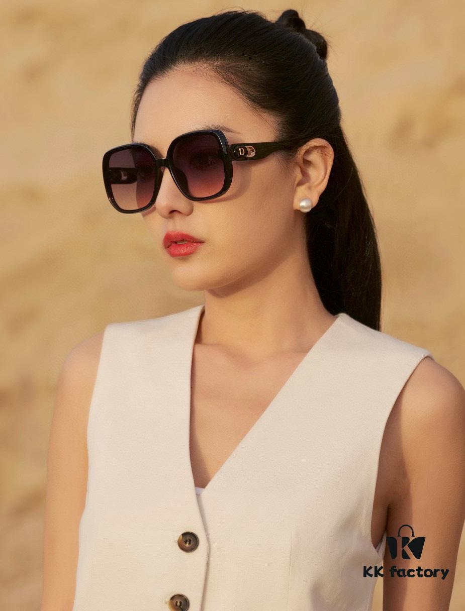 【DIOR】2024 Spring New Arrival Trendy Fashion Square Polarized Sunglasses High-Quality Comfortable Fit Influencer Style Women's HD Thickened Polarized Sunglasses🕶️ High-Quality TR Frame Model: CD3313