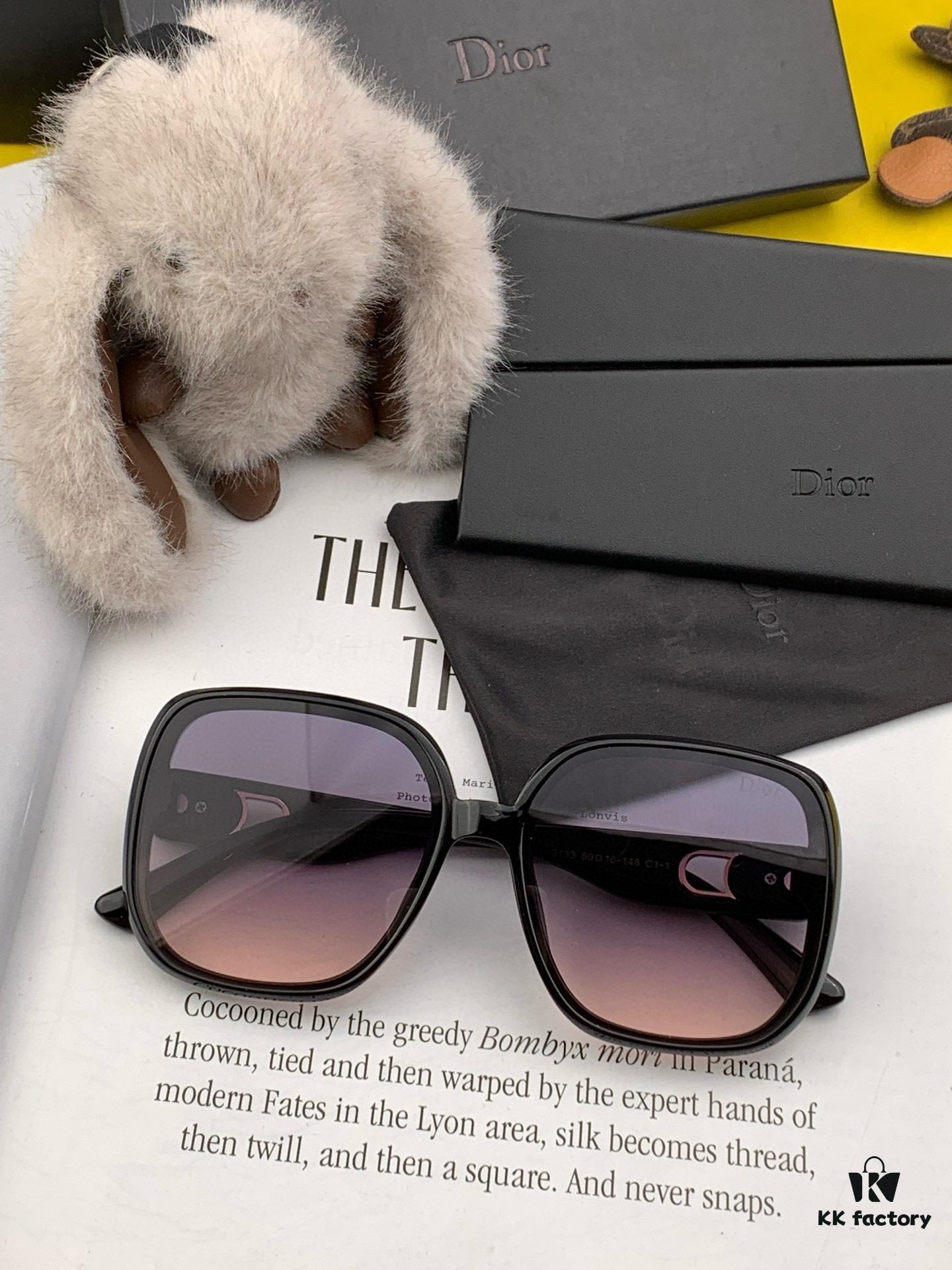 【DIOR】2024 Spring New Arrival Trendy Fashion Square Polarized Sunglasses High-Quality Comfortable Fit Influencer Style Women's HD Thickened Polarized Sunglasses🕶️ High-Quality TR Frame Model: CD3313