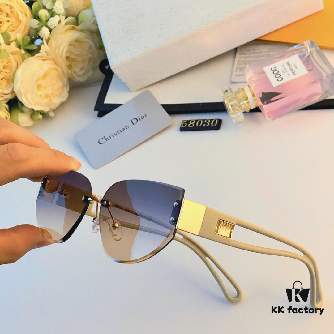 Dior 2024 New Cat-Eye Frame Luxurious Lightweight Women's Sunglasses, Fashionable Streetwear Trendy Influencer Shades from Xiaohongshu