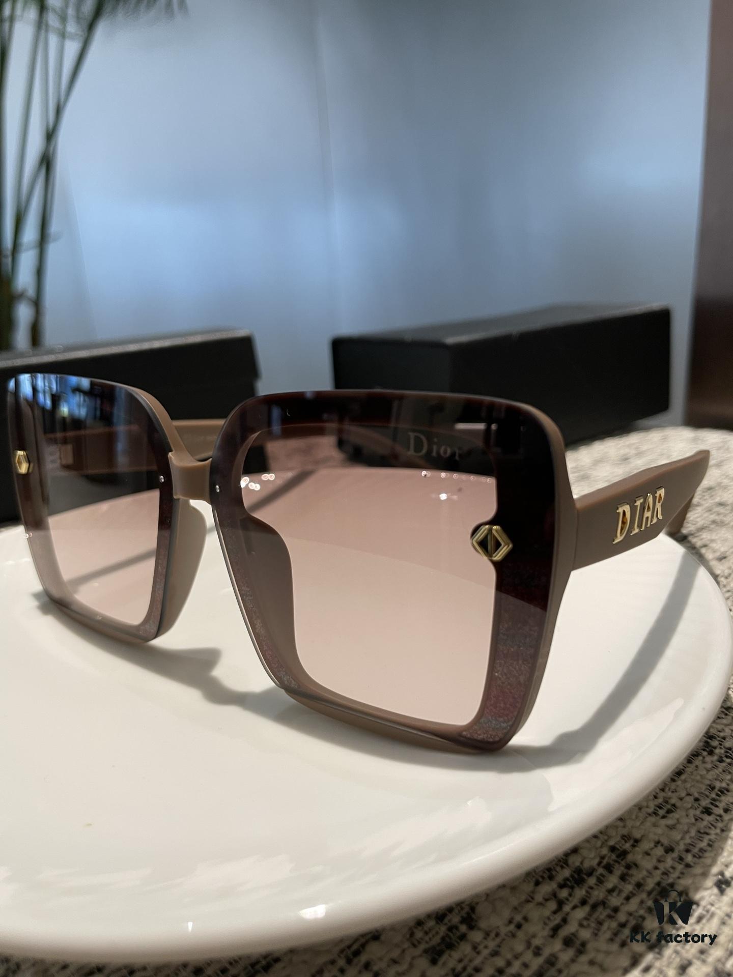 New Polarized Sunglasses Dior Retro Print Fashion Elegant Style 3004 Eyewear