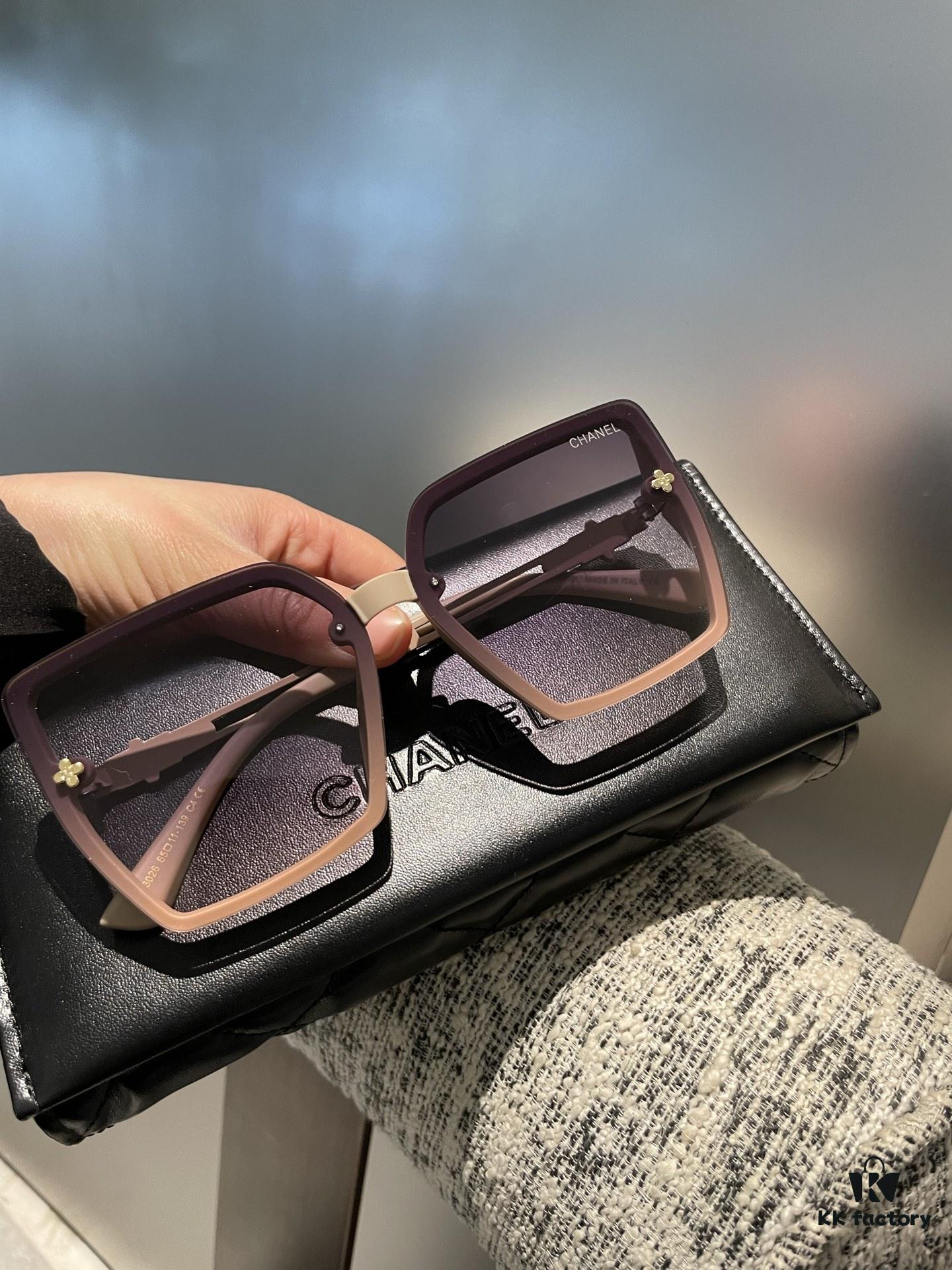 Dior Polarized Resin Sunglasses 😎 New Style Little Princess Sun Glasses, Reducing Glare and Blocking Harmful Radiation 🥰 Essential Fashion Accessory for Travel and Daily Wear 🌸 Suitable for Driving 🧐 Brand Philosophy - Trends Come and Go, but Style Remains Eternal 🥳