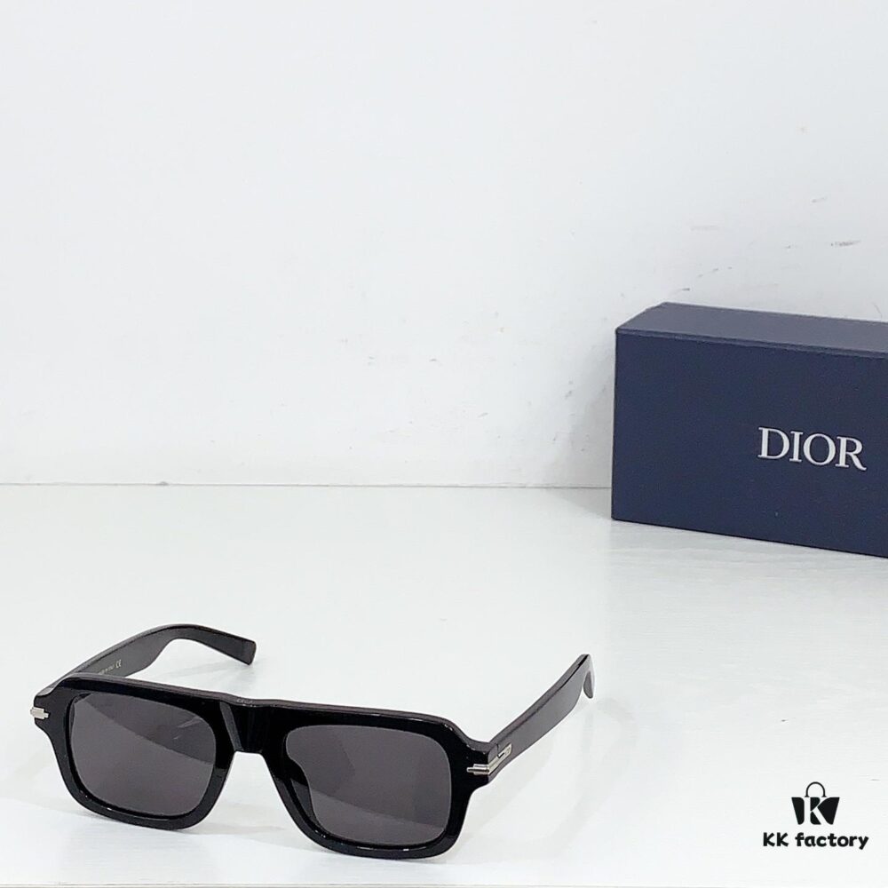 135 DIO* MODEL: DIOR BLACK SUIT N2I SIZE: 52 □ 20-145 Sunglasses