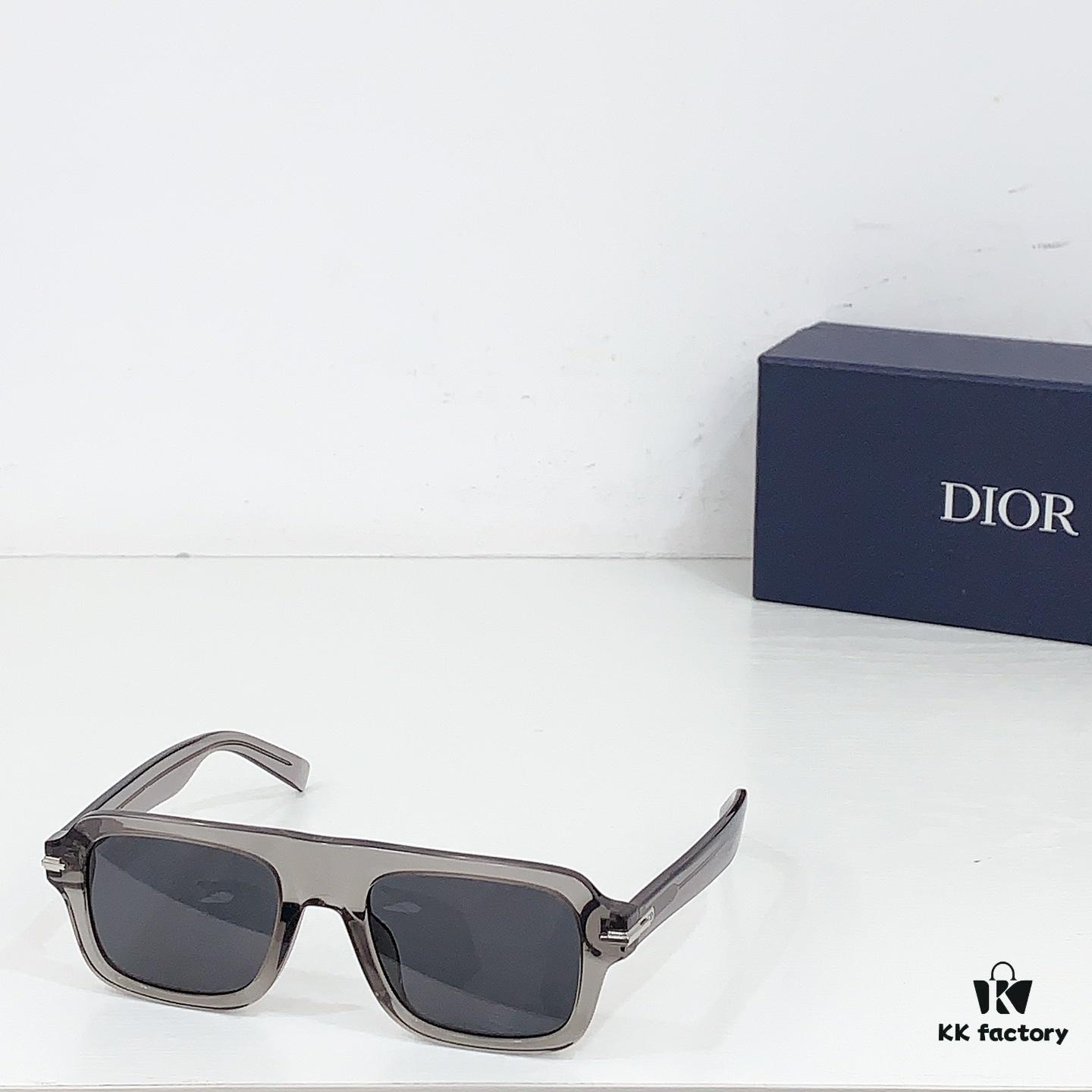 135 DIO* MODEL: DIOR BLACK SUIT N2I SIZE: 52 □ 20-145 Sunglasses