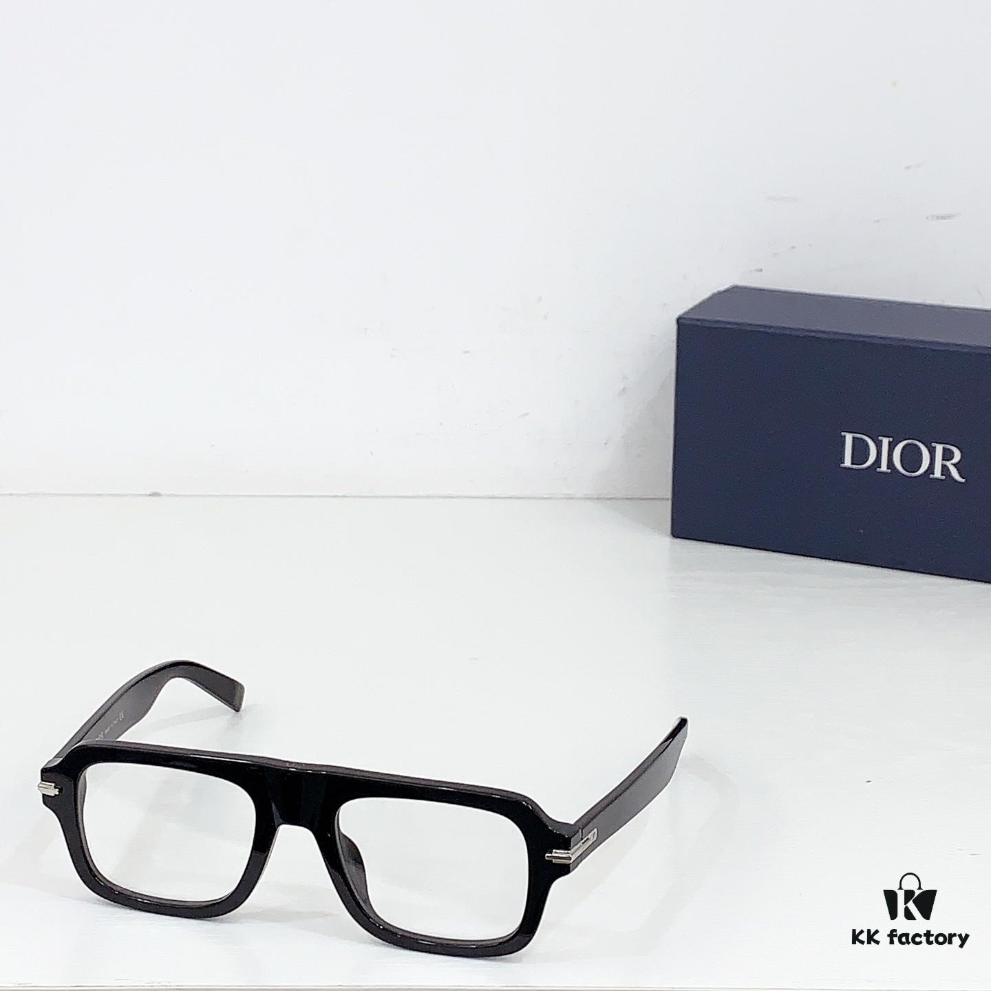 135 DIO* MODEL: DIOR BLACK SUIT N2I SIZE: 52 □ 20-145 Sunglasses