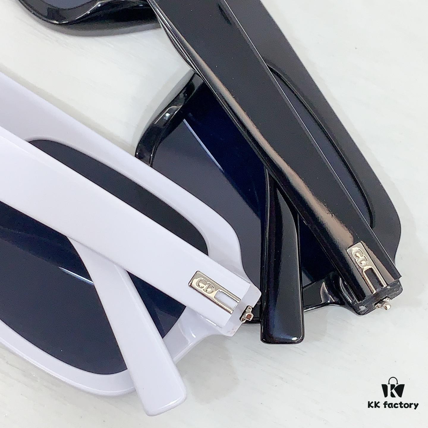 135 DIO* MODEL: DIOR BLACK SUIT N2I SIZE: 52 □ 20-145 Sunglasses