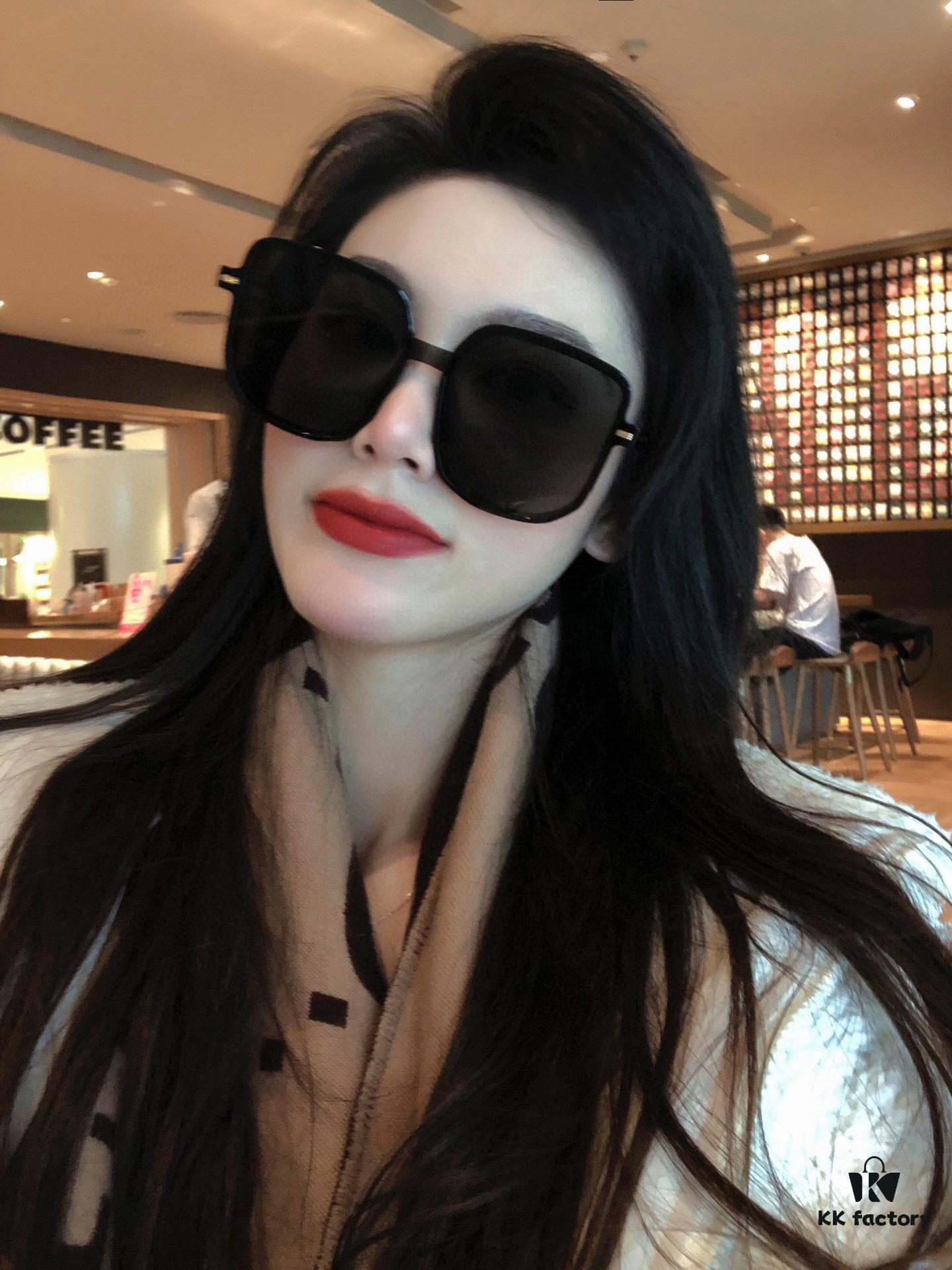 【DIOR】2025 Spring New Arrival Trendy Popular Fashion Square Sunglasses High Quality Comfortable Fit Influencer Style Shades Model: D288