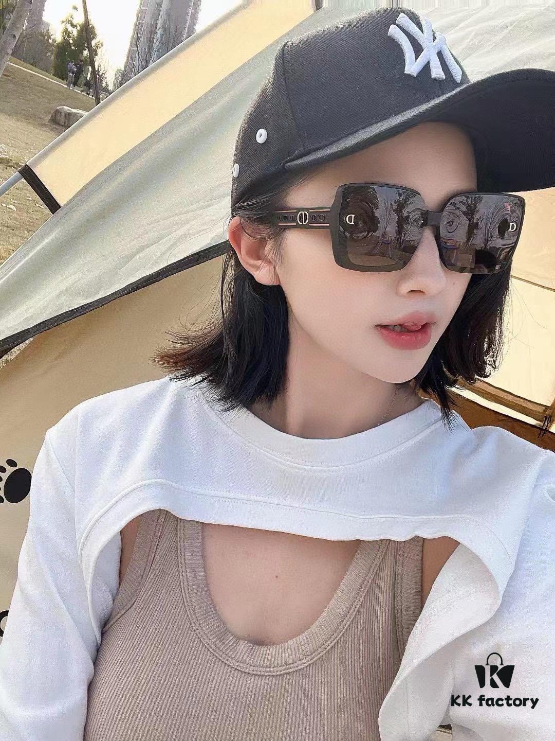DIOR 2025 Spring New Arrival Trendy Fashion Square-Frame Polarized Sunglasses High-Quality Comfortable Wear Influencer Style Women's HD Polarized Sunglasses 🕶️ High-Quality TR Frame Model: CD1228