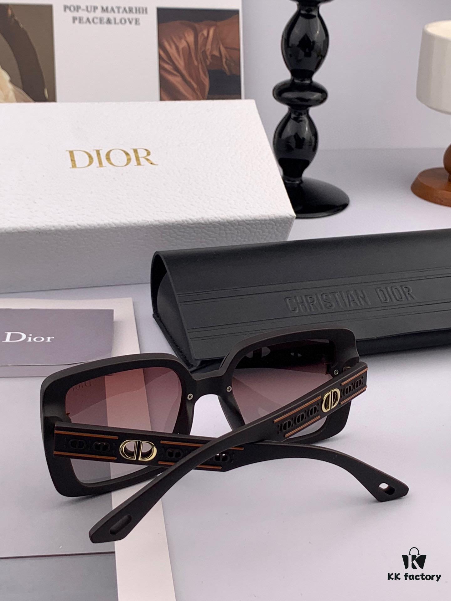 DIOR 2025 Spring New Arrival Trendy Fashion Square-Frame Polarized Sunglasses High-Quality Comfortable Wear Influencer Style Women's HD Polarized Sunglasses 🕶️ High-Quality TR Frame Model: CD1228