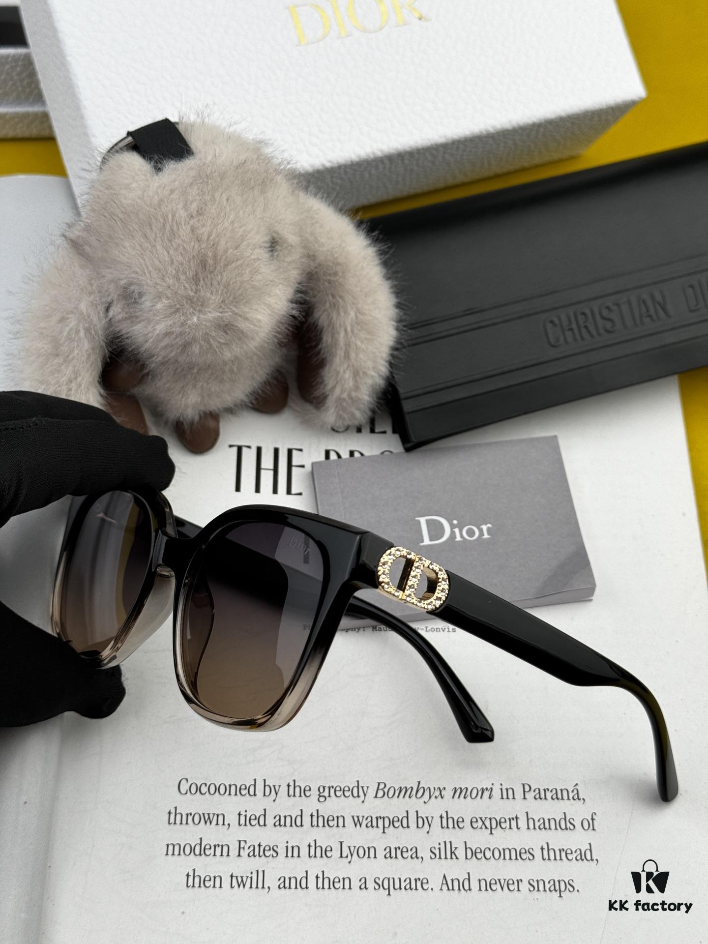 【DIOR】2025 Spring New Arrival Trendy Fashion Square Polarized Sunglasses High-Quality Comfortable Wear Unisex Influencer Style UV Protection Thickened Lenses for Women 🕶️ High-Quality TR Frame Model: CD2908