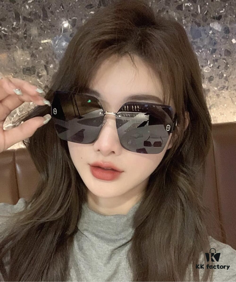 DIOR 2025 Spring New Arrival Trendy Fashion Square Frame Sunglasses High-Quality Comfortable Fit Influencer Style Women's HD Sunglasses 🕶️ High-Quality TR Frame Model: CD9770