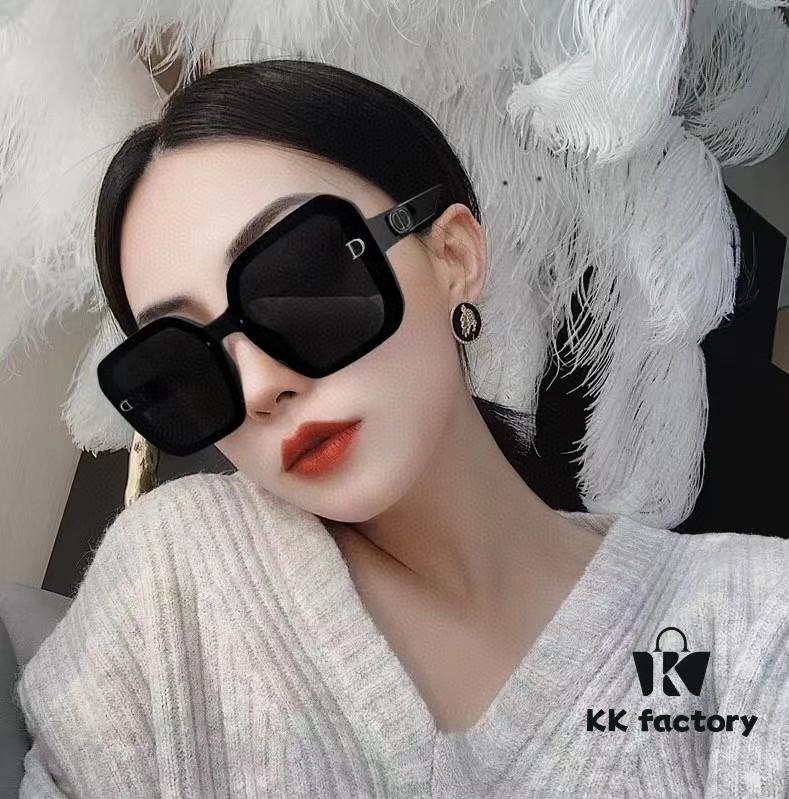 【DIOR】2025 Spring New Arrival Trendy Fashion Square Polarized Sunglasses High Quality Comfortable Fit Influencer Style Sunglasses Model: D4292