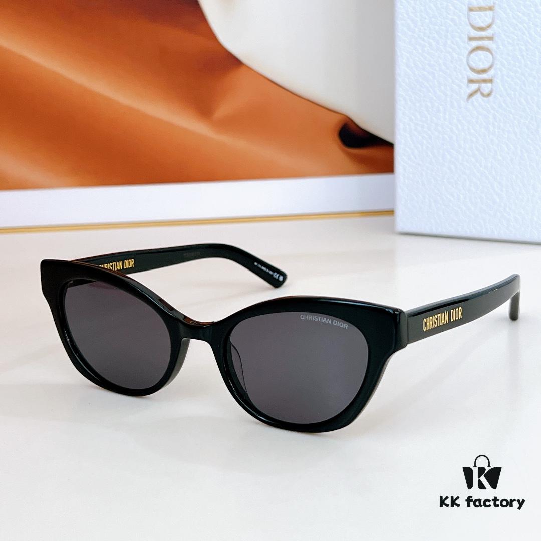 105 DIOR Midnight B2I Sunglasses