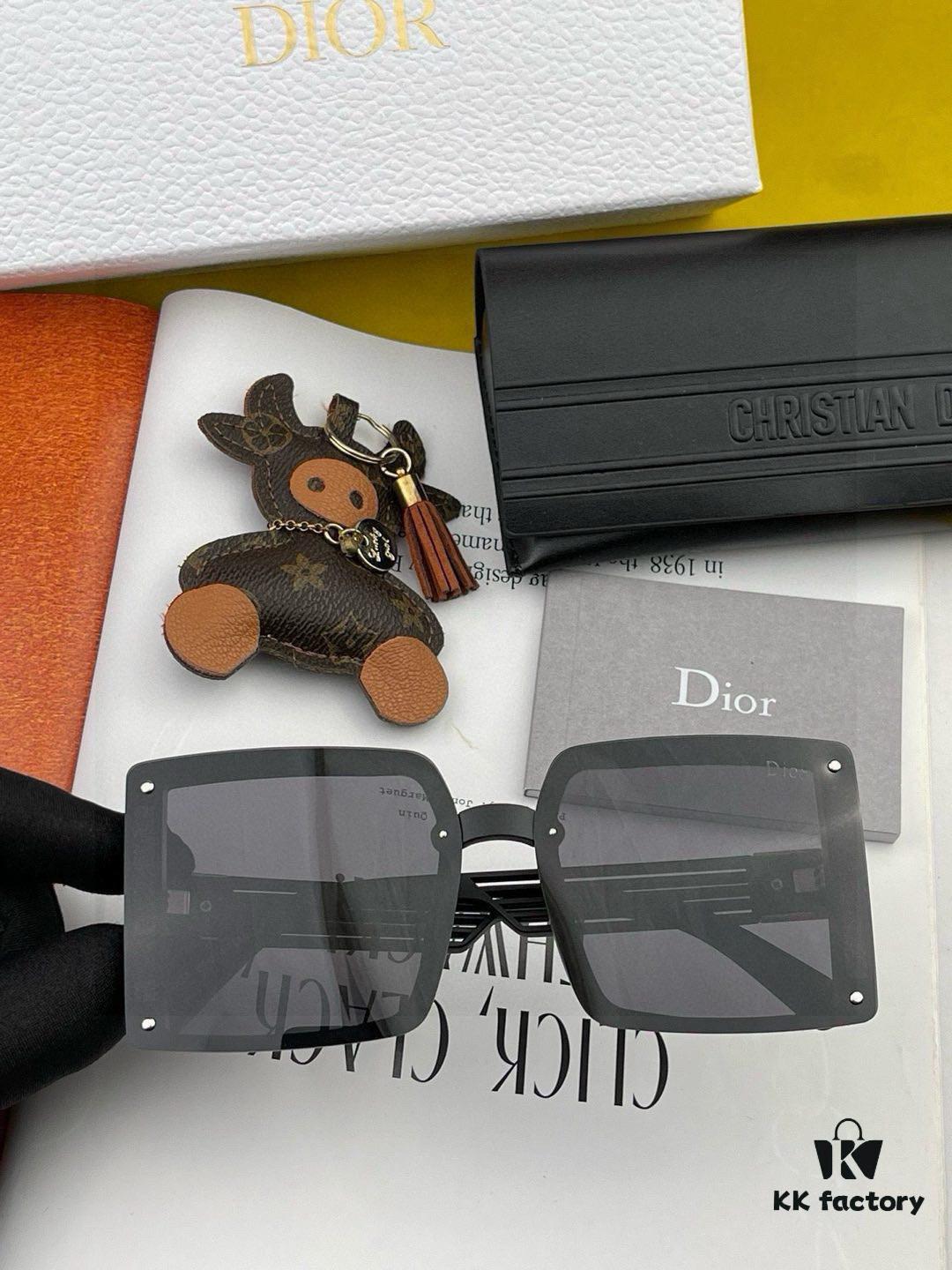 【DIOR - Dior】2025 Spring New Arrival Trendy Fashion Square Polarized Sunglasses High Quality Comfortable Fit Influencer Popular Style Model: D1297 Eyeglasses Sunglasses