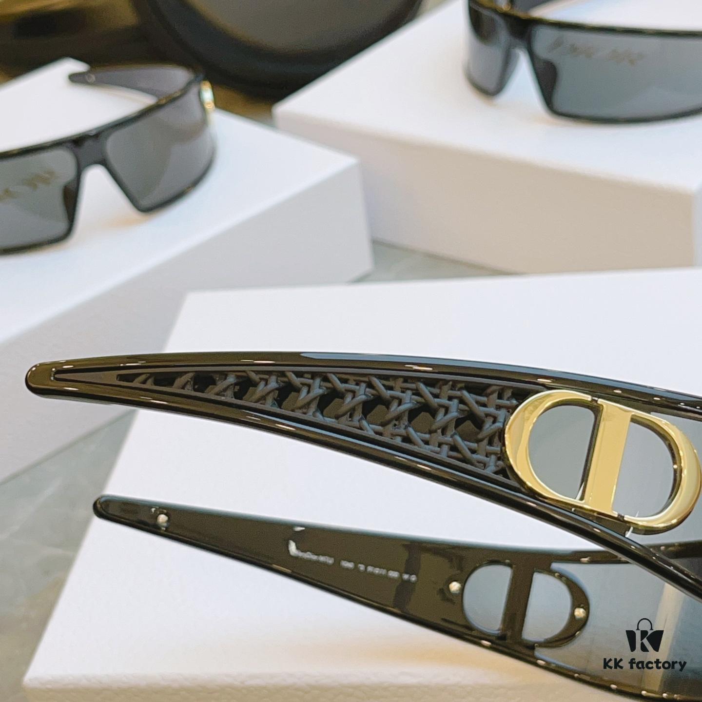 【DIO*】 Winter25 CD Logo Hair Clip Sunglasses ✨ MOD: VeryDiorM1U, SIZE: 91-11 Premium High-Quality Replica with Original Box