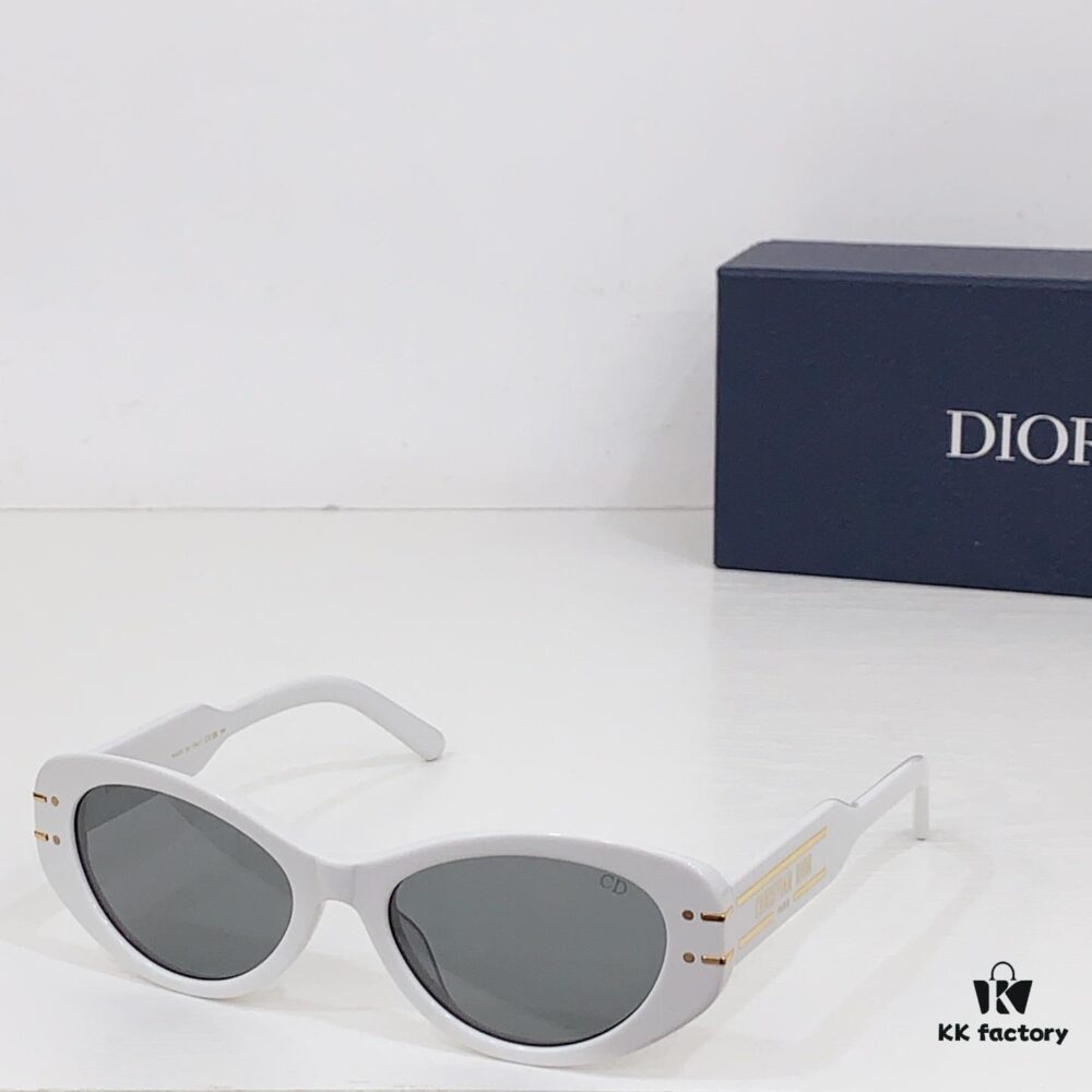 135 DIO * Dior Signature B8U Sunglasses
