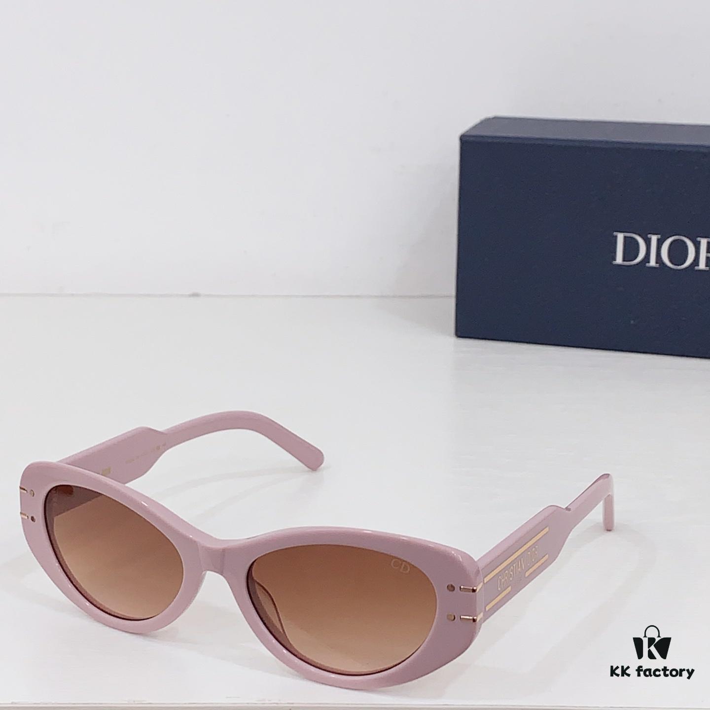 135 DIO * Dior Signature B8U Sunglasses