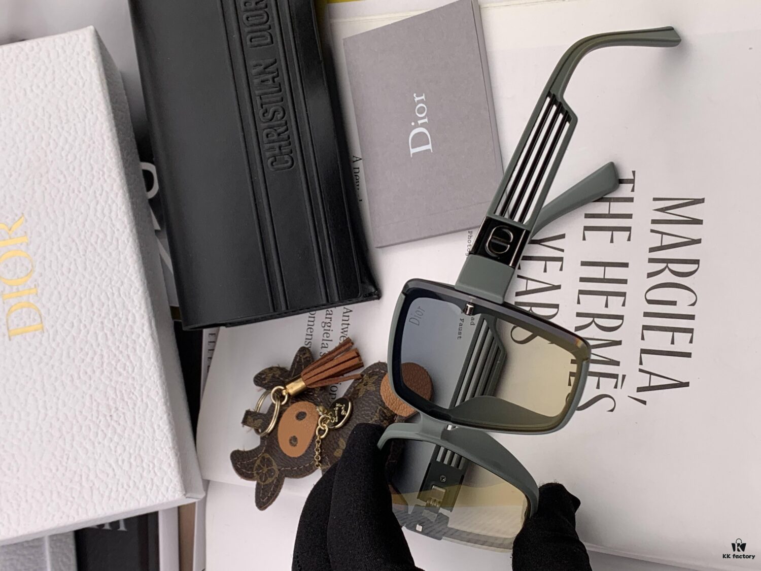 DIOR Sunglasses 2024 Spring New Arrival Trendy Fashion Square Polarized Sunglasses High-Quality Comfortable Wear Influencer Style Women's HD Nylon Sunglasses 🕶️ High-Quality TR Frame Model: CD7780