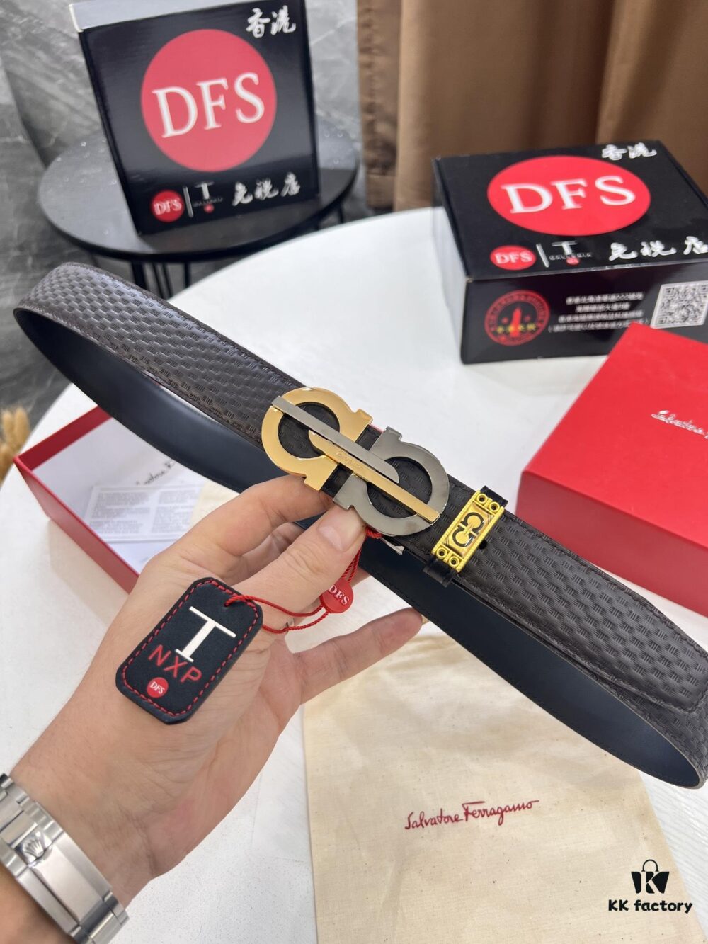 Salvatore Ferragamo Men's Belt, Genuine Full-Grain Calfskin, Reversible Design, 3.5cm Width, New Minimalist Steel Hardware, Adjustable Length