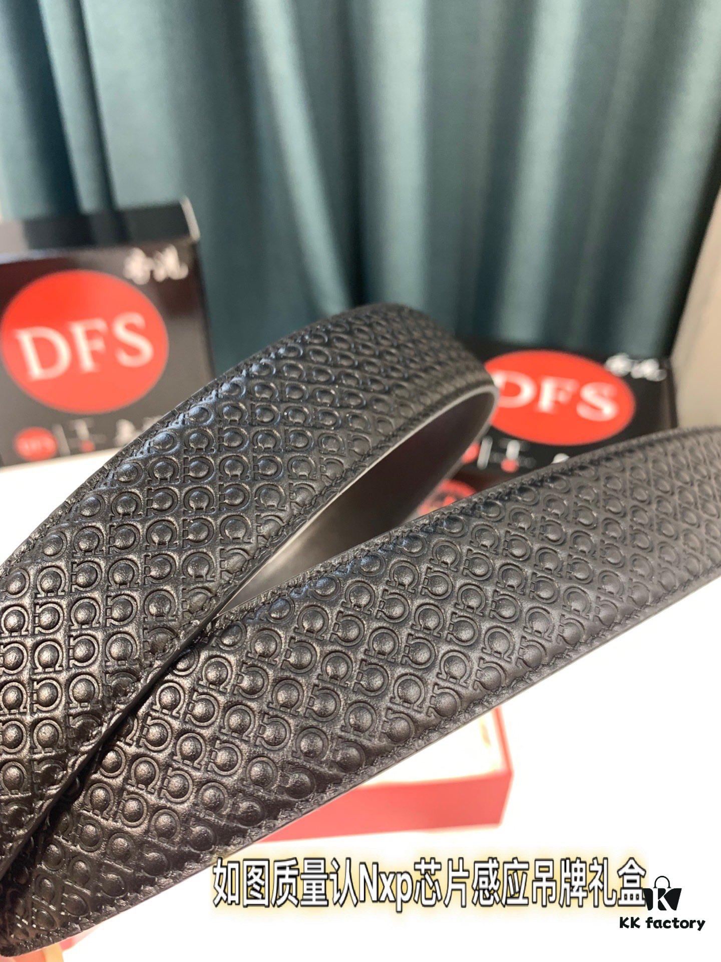 Arrival 🎺🎺 Real Item Shot, Burberry Men's Belt, ZP Molded Production, Warhorse Inner Wear Stainless Steel Hardware, Business Belt, Imported Shark Pattern Top Layer Cowhide, Automatic Tooth Adjustment, Width 3.5 cm