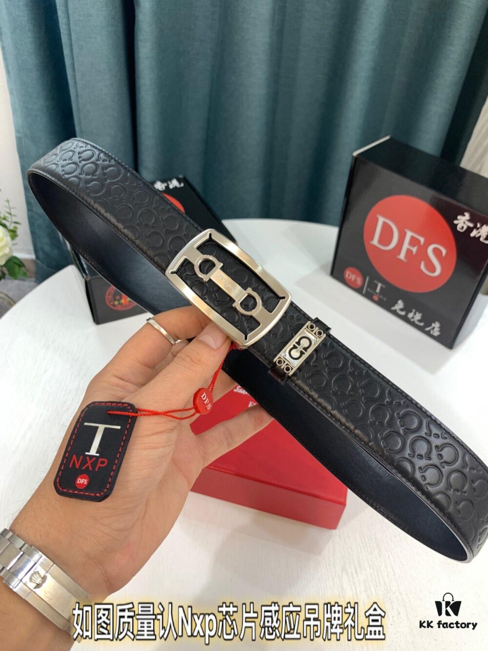 Top-Tier Salvatore Ferragamo 8-Shape Belt, Hong Kong Duty-Free Gift Box, Authenticity QR Code Verified, Genuine Leather, German-Manufactured Premium Craftsmanship