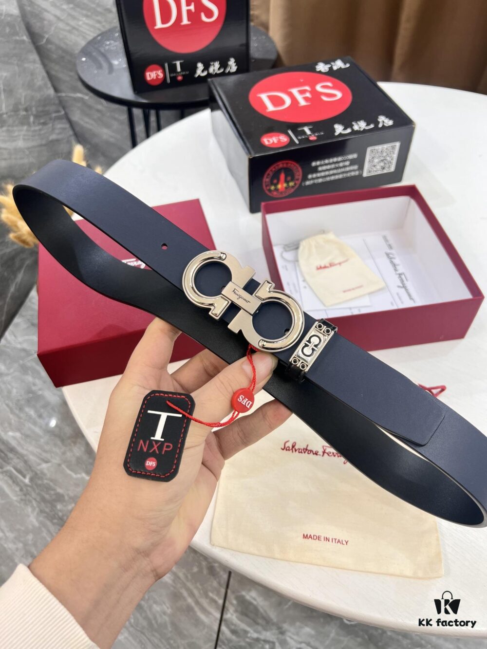 Salvatore Ferragamo Men's Belt, Genuine Imported Lap Grain Top Layer Cowhide, Dual-Sided Design with 8-Shaped Stainless Steel Buckle