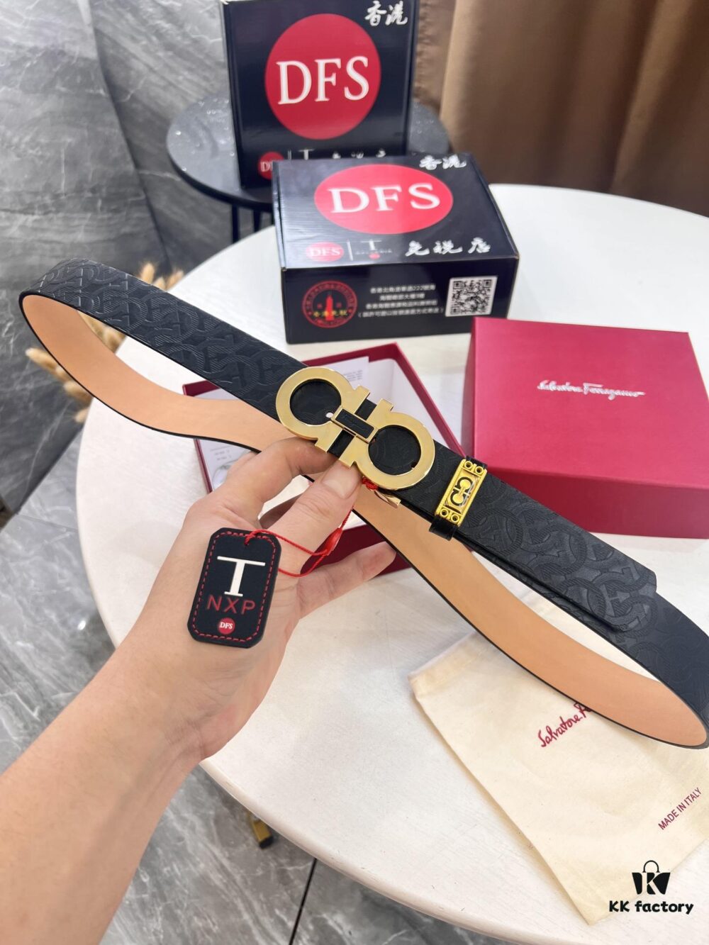 Salvatore Ferragamo Hong Kong Tax-Free T Gift Box (NXP RFID Tag Verifiable on Official Website, Authentic Anti-Counterfeit Chip)