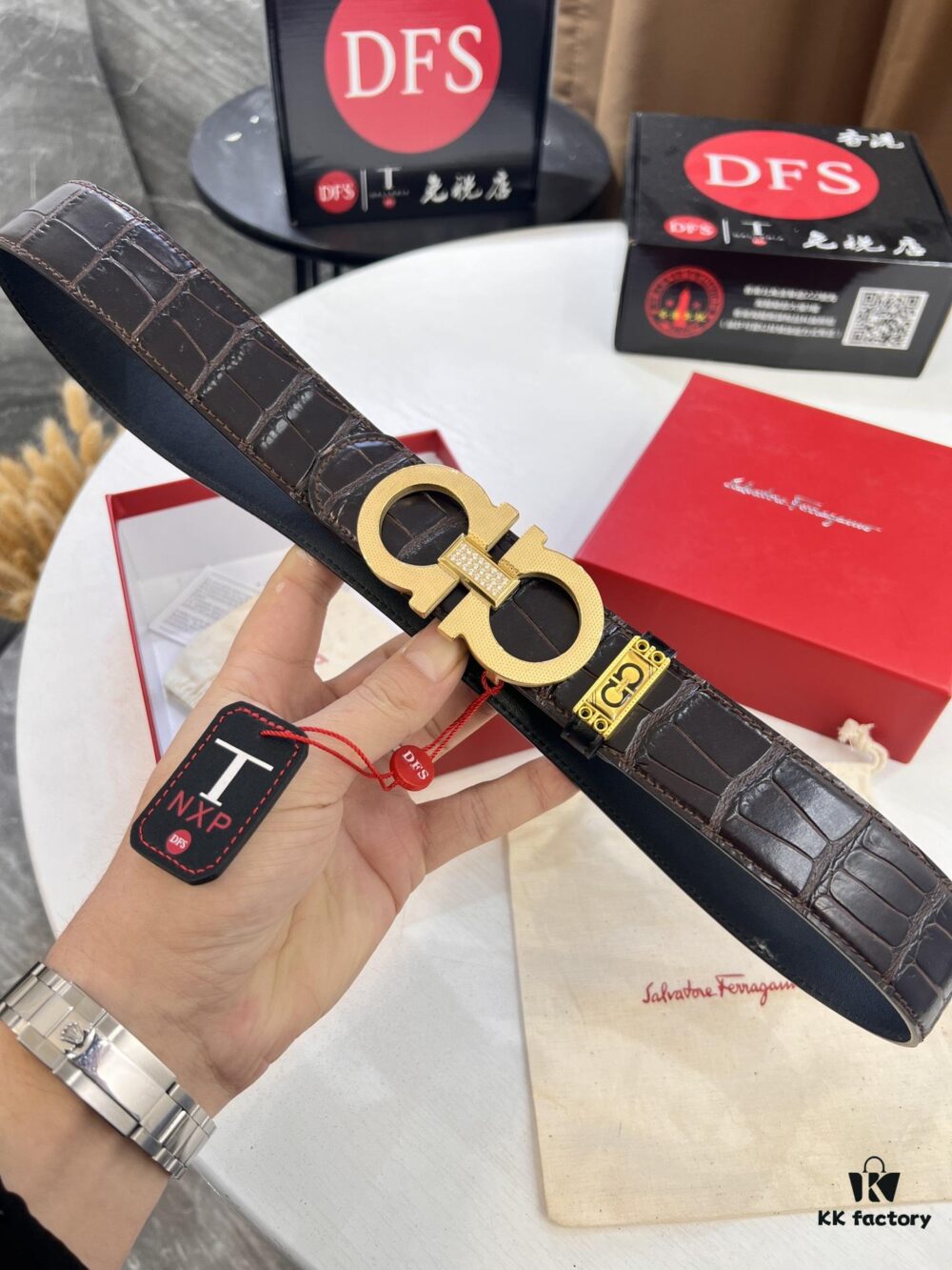 Top-Tier Salvatore Ferragamo Style Belt, Hong Kong Duty-Free T Gift Box, 8-Shape Authentic Hardware, Genuine Crocodile Grain Full-Grain Leather, German Manufactured