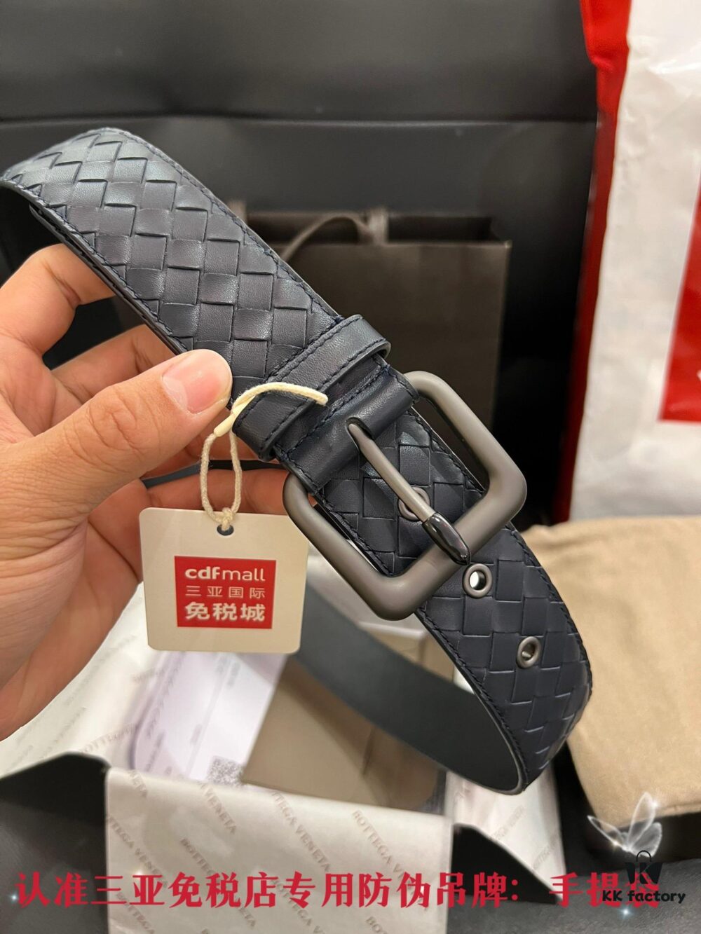 Authentic CDF Sanya Tax-Free (Shipped as Pictured) 【Retail Gift Box】Bottega Veneta BV Classic Series, Imported Calfskin, Retail Edition Match, ZP Blue