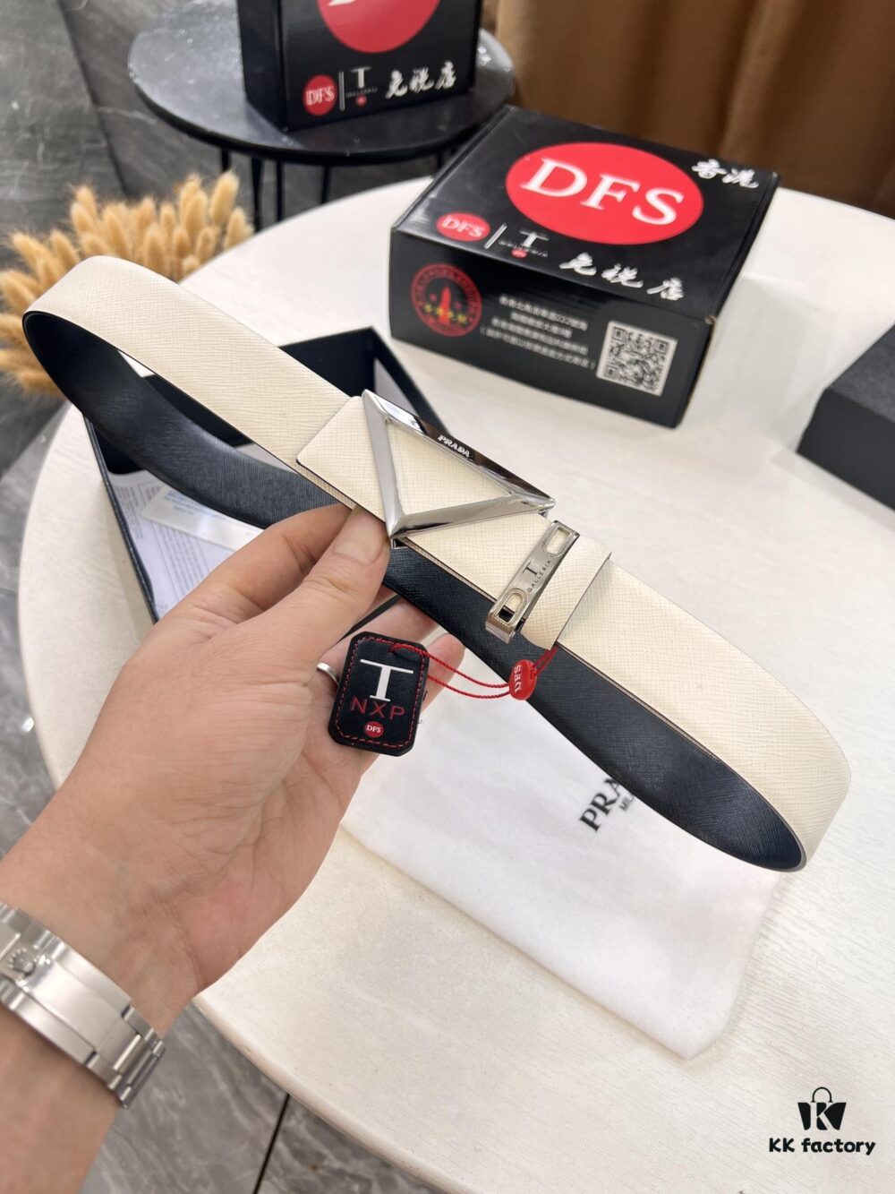 Prada V, Hong Kong Duty-Free Gift Box 🎁 (NXP RFID Tag with Official Website Verification, Genuine Anti-Counterfeit Chip) Triangle Hanging Buckle Metal Hardware, Electroplated and Polished Finish, Trendy Couple's Double-Sided Wearable Belt