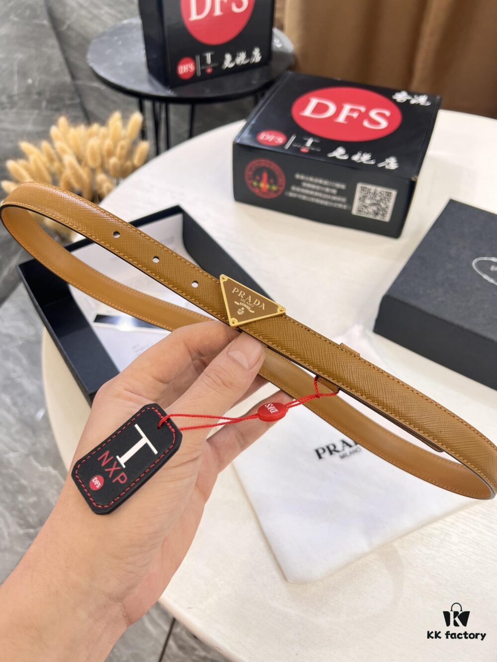 Arrival 🎺🎺 Prada Women's Leather Belt, 2021 New Arrival, Pure Steel Injection Buckle, ZP-Synchronized Steel Engraved Logo, Imported Calf Cross Grain Leather, Custom Mold Design, 2.0cm Width, Top-Tier Quality, Supports Authentication