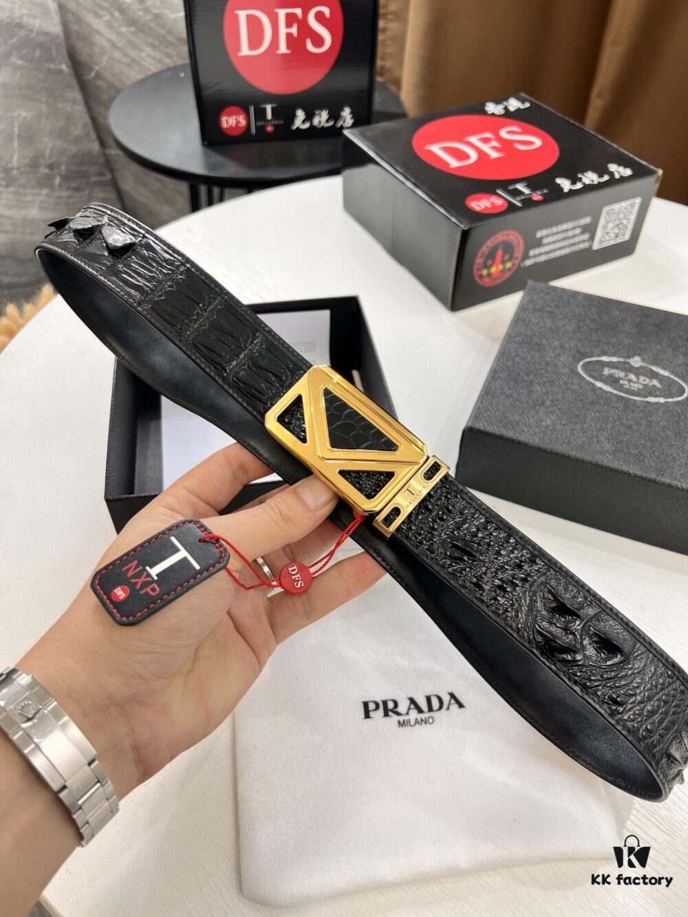 Prada Hong Kong Duty-Free Gift Box Genuine Leather Belt with Anti-Counterfeit Certification