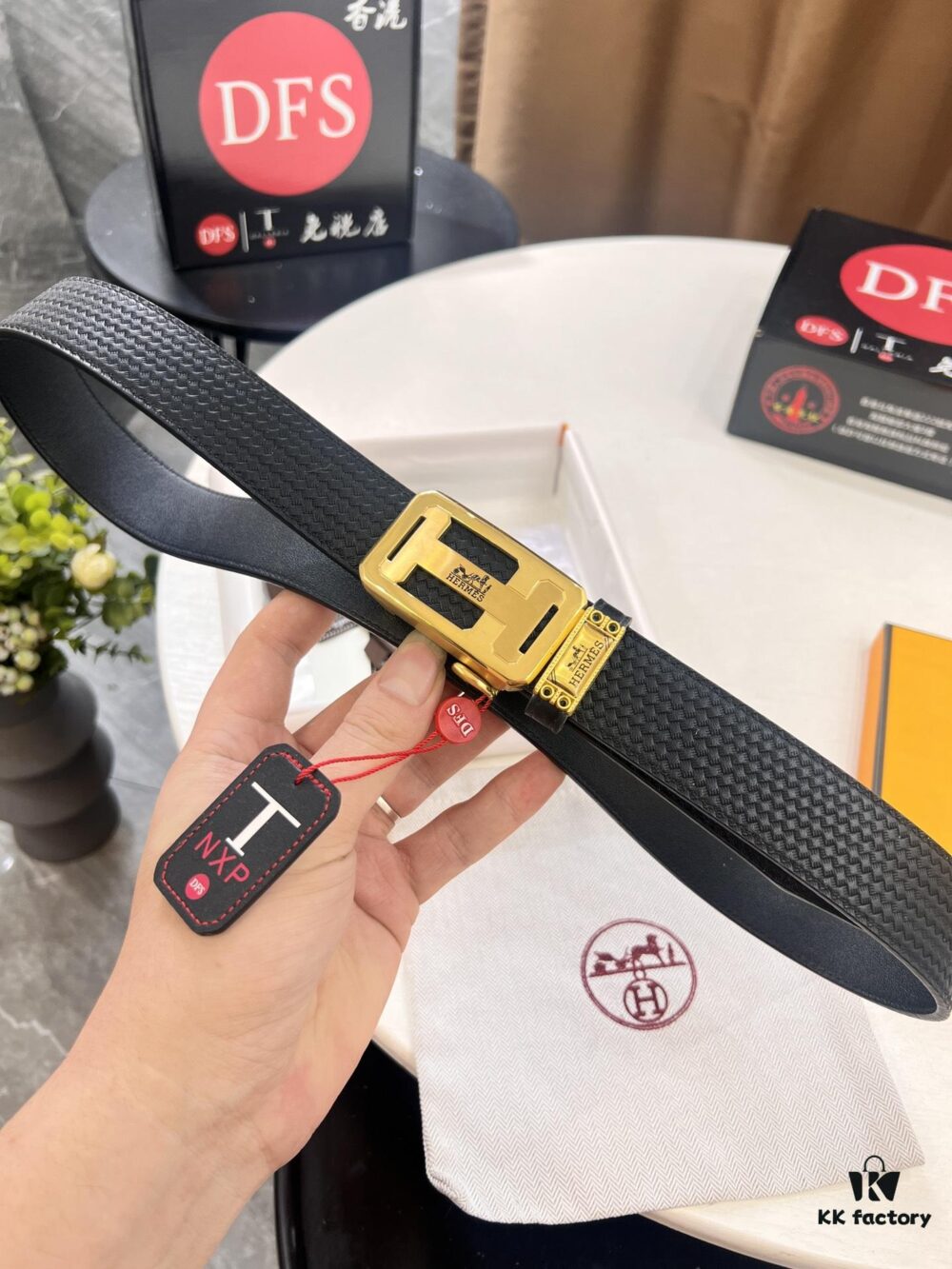 Hermes HH Original Factory Order. Hong Kong Duty-Free T Gift Box (NXP Hangtag with Official Website Identifiable Anti-Counterfeit Chip)