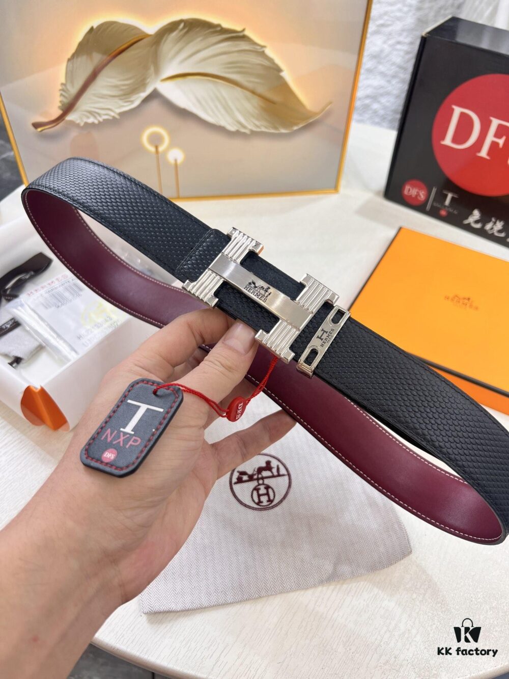 Hermes Original Factory Order. Hong Kong Duty-Free Gift Box (NXP Hangtag with Verifiable Official Website Anti-Counterfeit Chip)