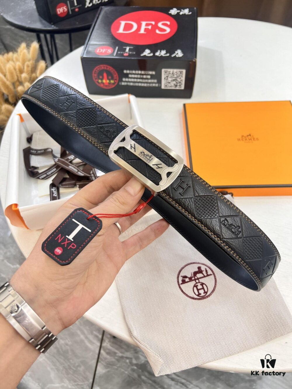 Hermès H Belt, 2023 New Arrival, Stainless Steel H Internal Buckle, Embossed Full-Grain Cowhide Leather