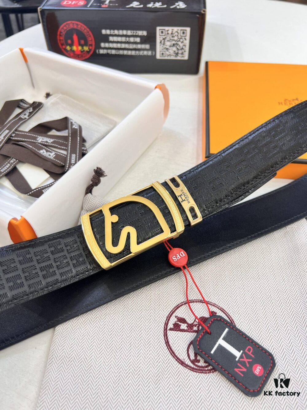 Hermès Men's Belt, Top Grain Calfskin Leather, 3.8cm Width, Steel Hardware with Engraved Logo, Adjustable Length, Original Imported Embossed Horse Drawn Carriage Design, Ideal Gift