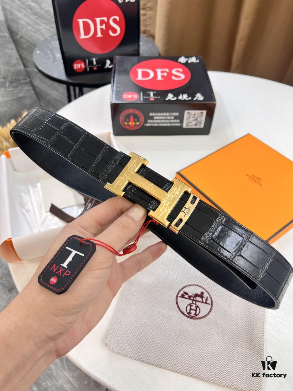 Hermès Men's Belt, Genuine Top-Layer Crocodile-Textured Leather, Slim Design, 3.8cm Width, Stainless Steel Hardware, Reversible Wear, Gift-Ready