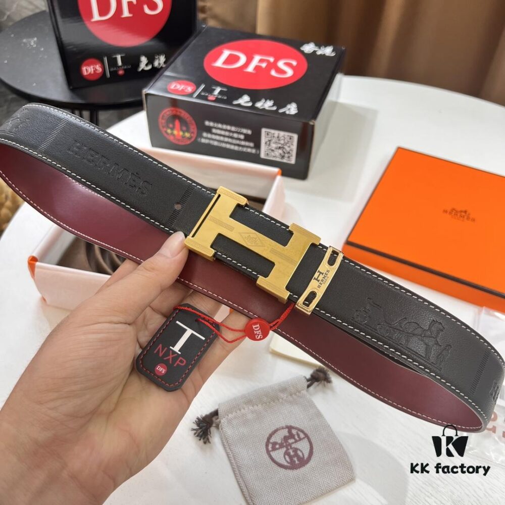 Hermès Men's Belt, Top Grain Calfskin with Engraved Buckle, 3.8cm Width, Wine Red Fine Texture, Adjustable Length, Original Imported Embossed Horse-Drawn Carriage Design