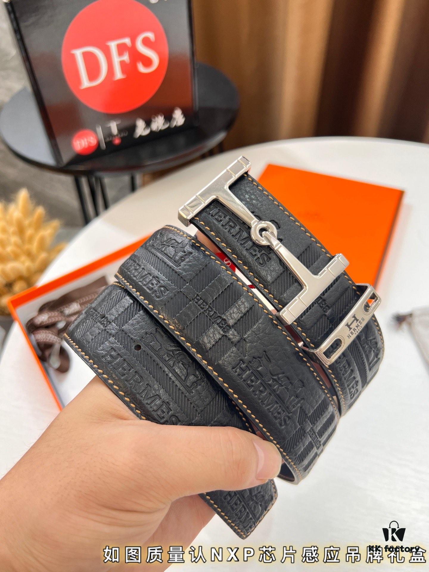 Hermès Men's Belt, Top Grain Calfskin with Engraved Metal Buckle, 3.8cm Width, Custom Length